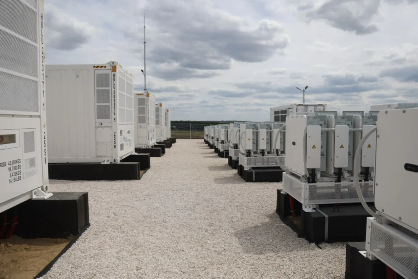 Sistem de stocare a energiei electrice , cu o capacitate de 60 MWh, la Rădeni 