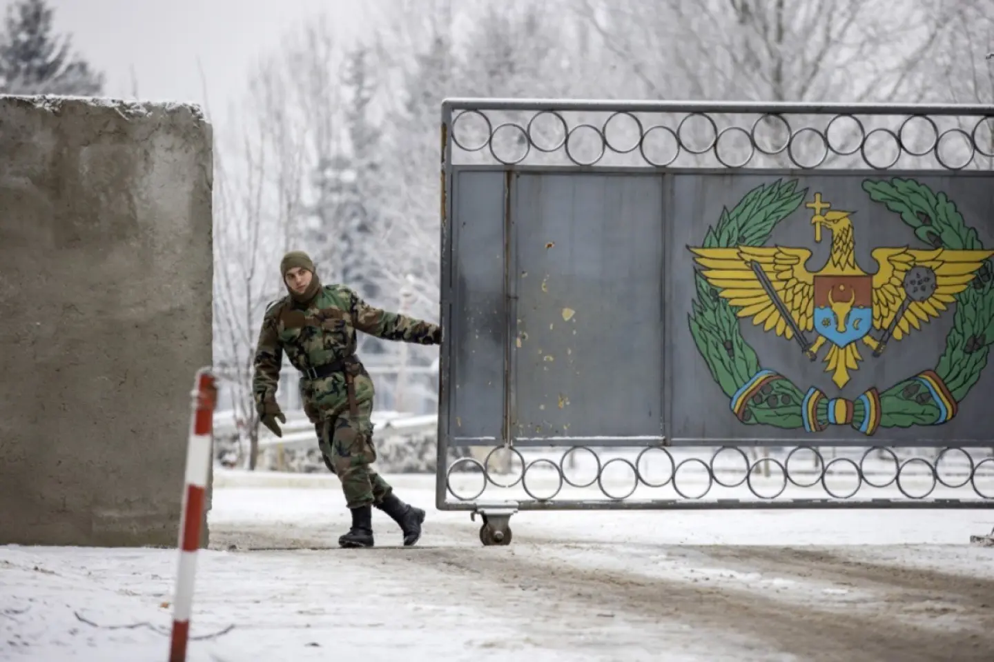 Un minor a murit și un militar în termen a fost rănit într-un incident la o unitate militară din Cahul