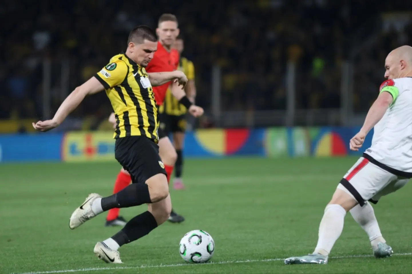 Fotbalistul român Răzvan Marin, campion al Greciei cu AEK Atena
