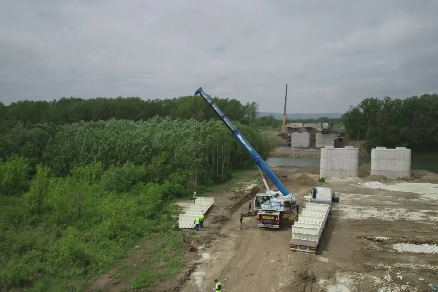 Podul Ungheni, proiect strategic între R. Moldova și România, ajunge la 50% execuție