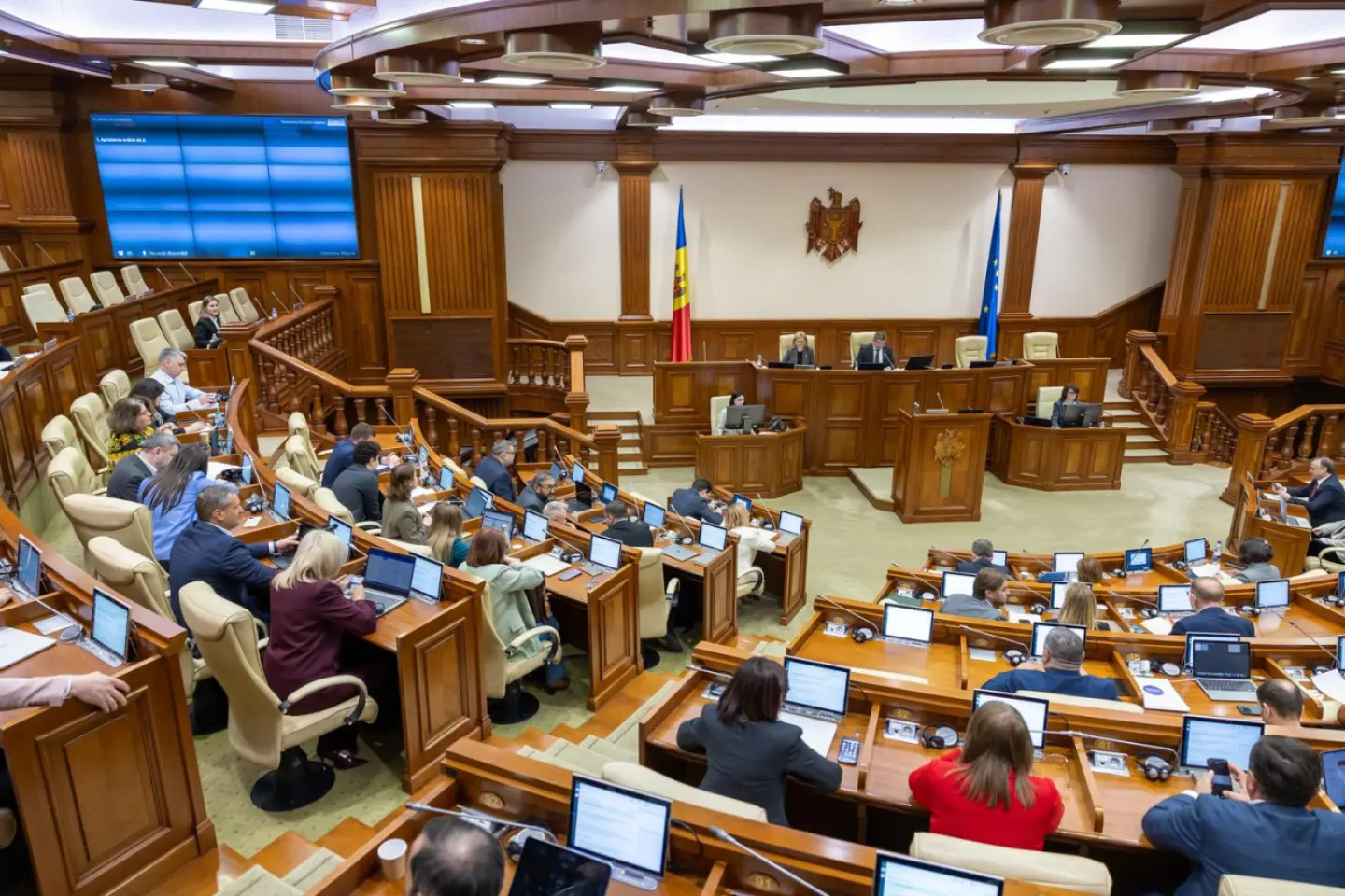 Schimbări la legea cetățeniei și denunțarea unor acorduri CSI, pe agenda Parlamentului