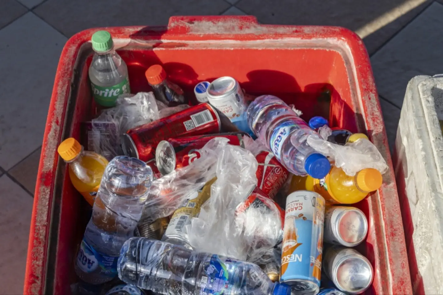 Ambalajele din plastic, sticlă și metal vor putea fi returnate