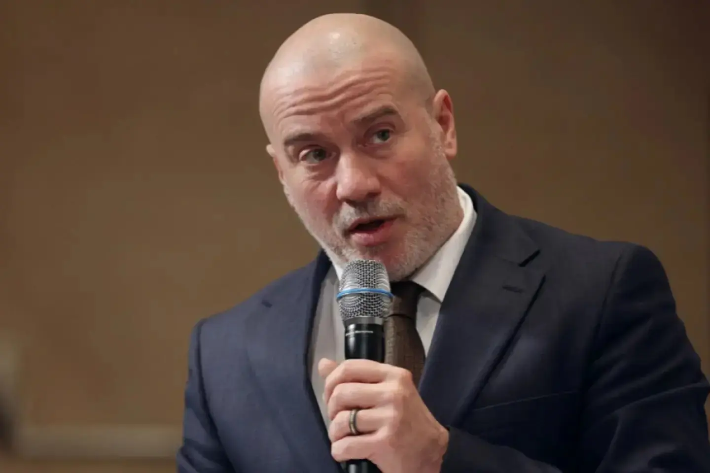Veridica.ro: FAKE NEWS: Ministrul Culturii, gata să le vândă rușilor „interesul național” pentru că e ungur