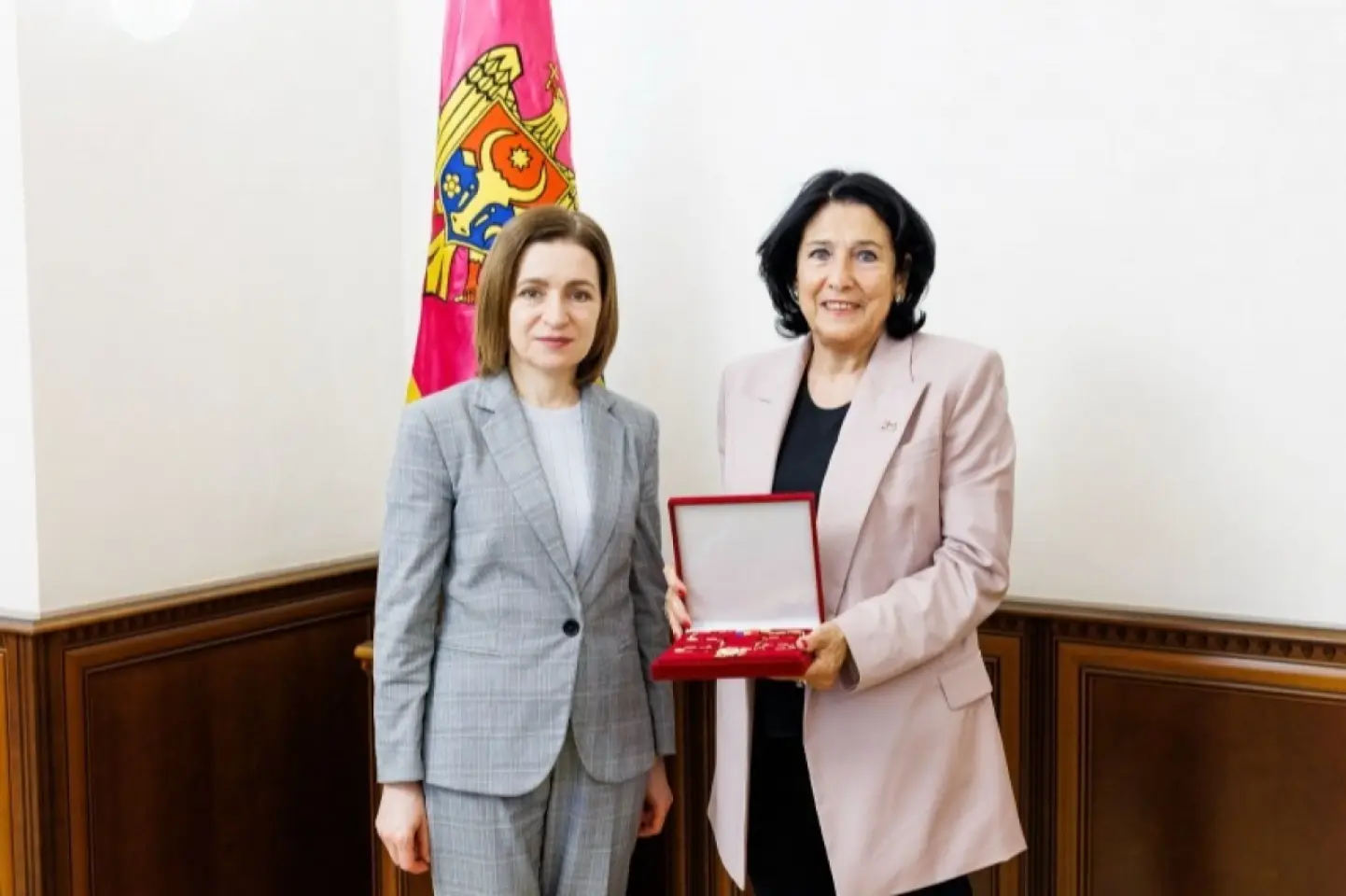  Salomé Zourabichvili, decorată cu Ordinul R. Moldova