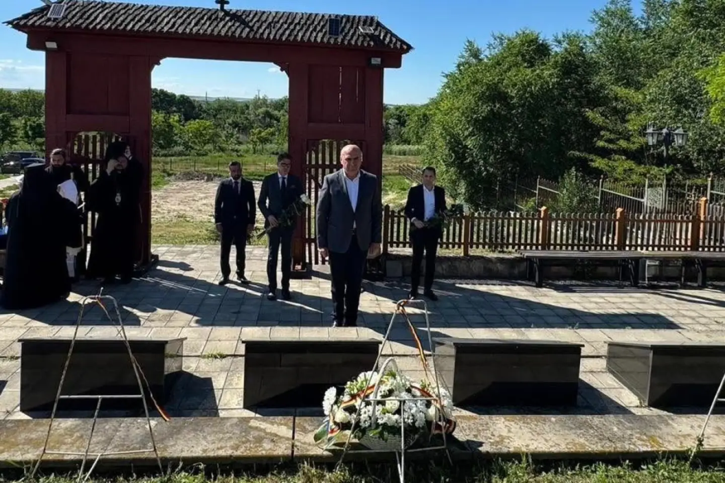 Ilie Bolojan a vizitat Cimitirul Eroilor Români de la Țiganca