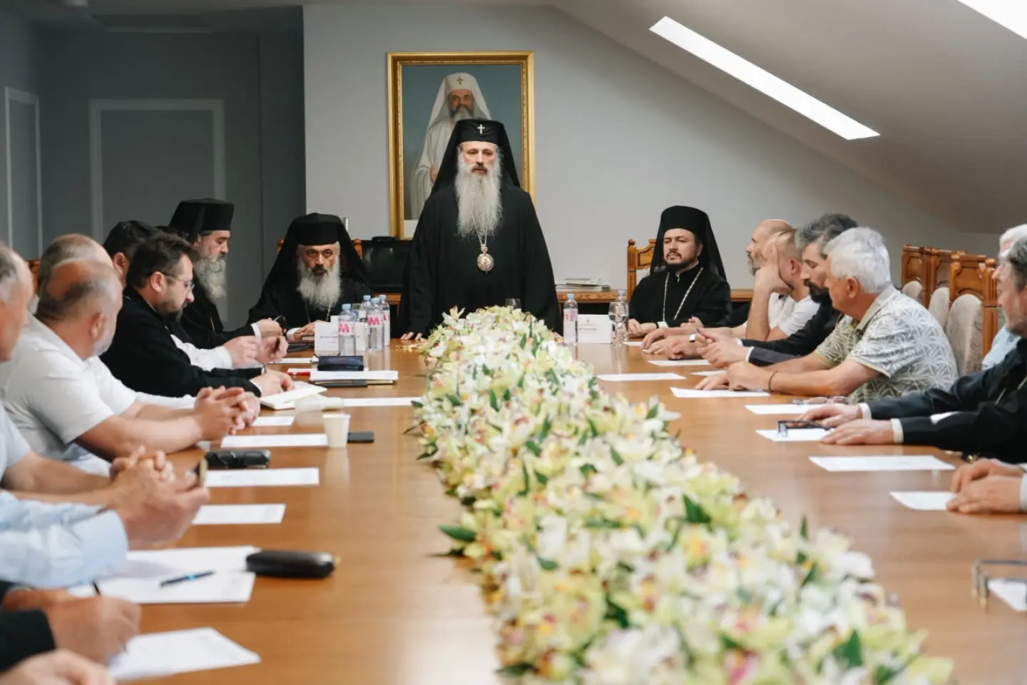 Doi episcopi concurează pentru funcția de Mitropolit al Basarabiei după retragerea lui Petru