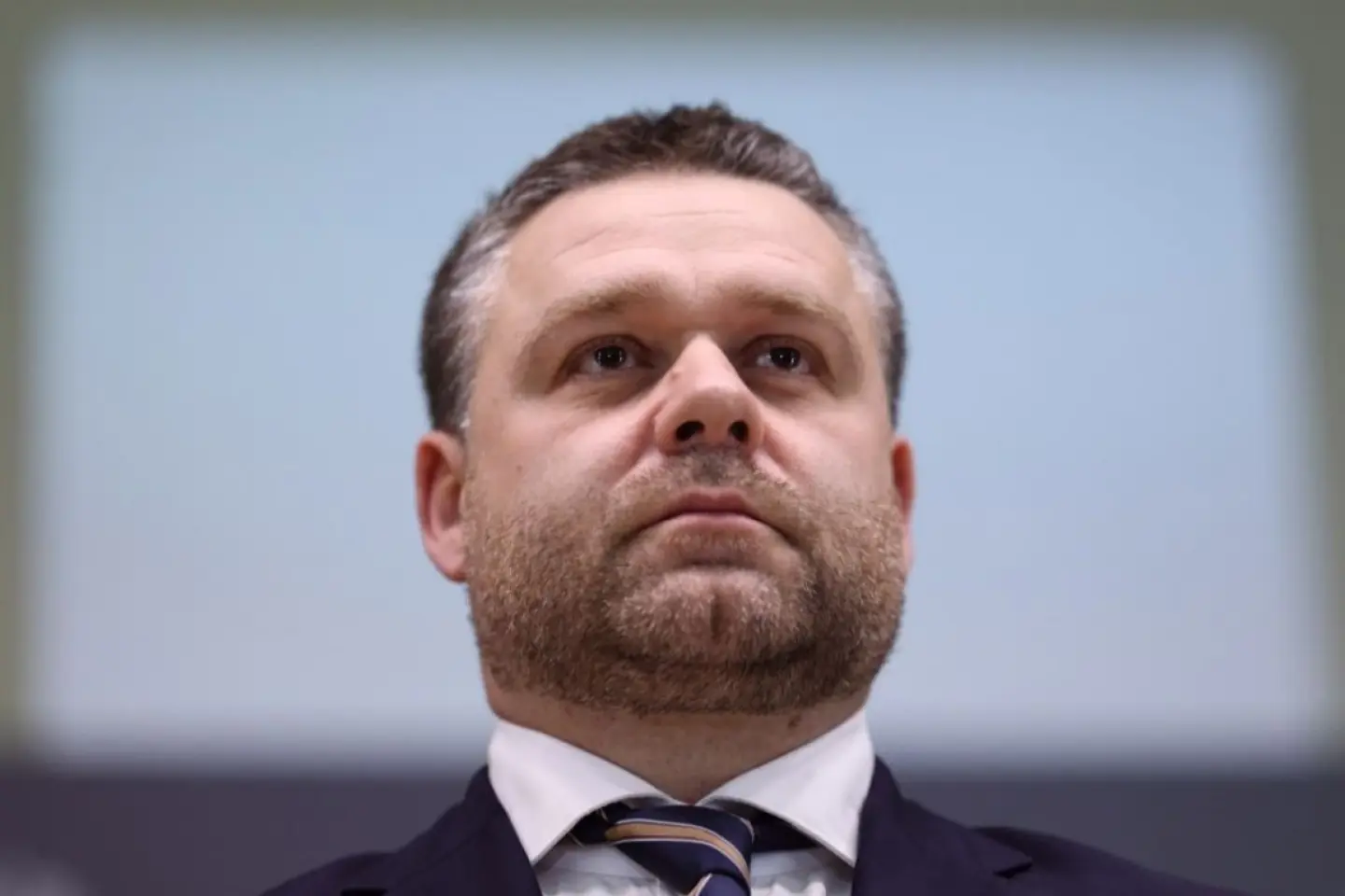 Sondaj la Bucureşti: trei sferturi dintre respondenţi consideră că ţara se îndreaptă într-o direcţie greşită