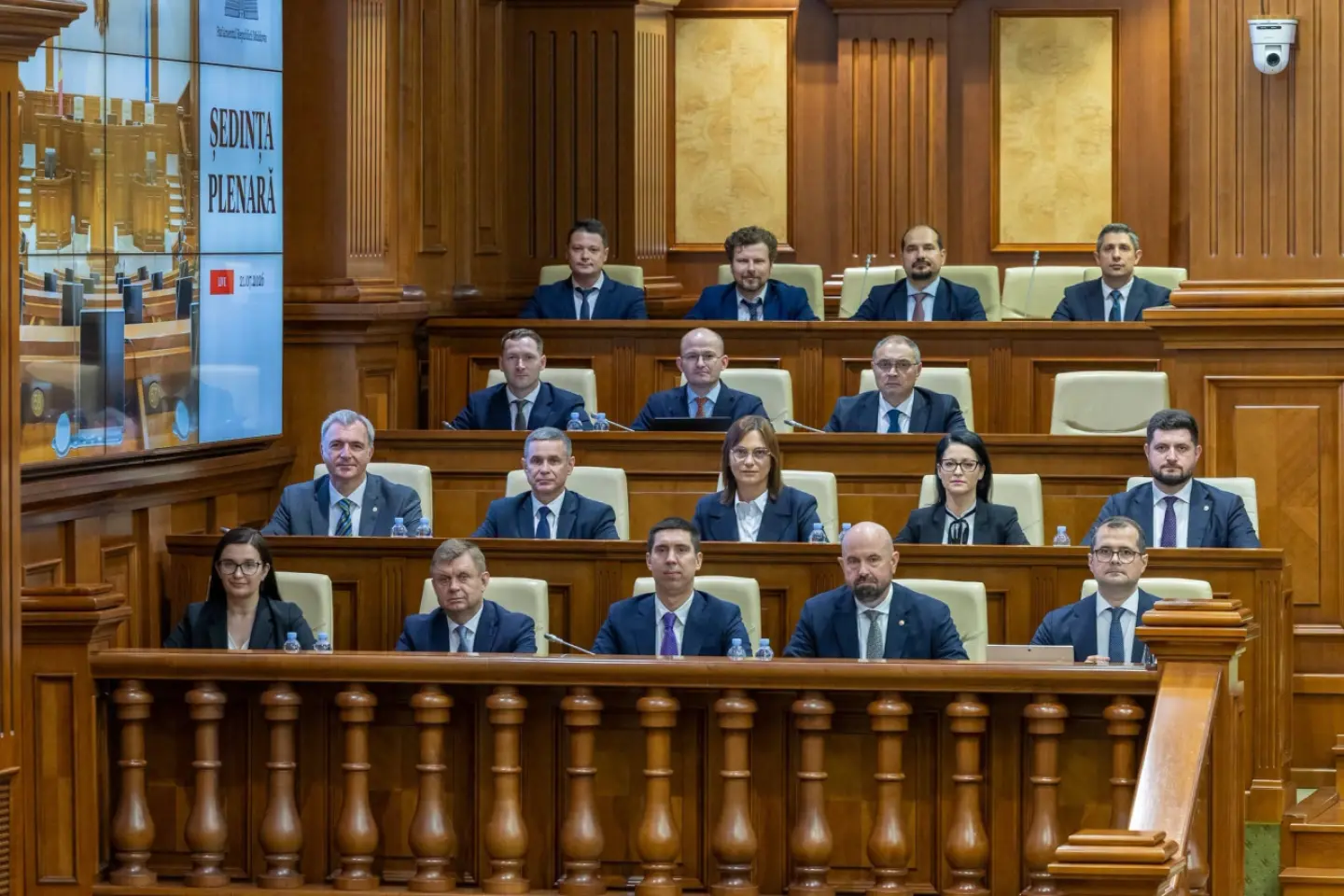 Parlamentul a învestit Guvernul Tofan