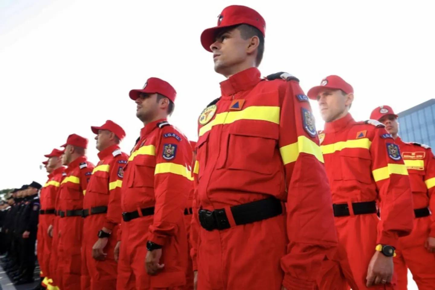  Pompierii români merg și în Grecia, ca să ajute la stingerea incendiilor de pădure