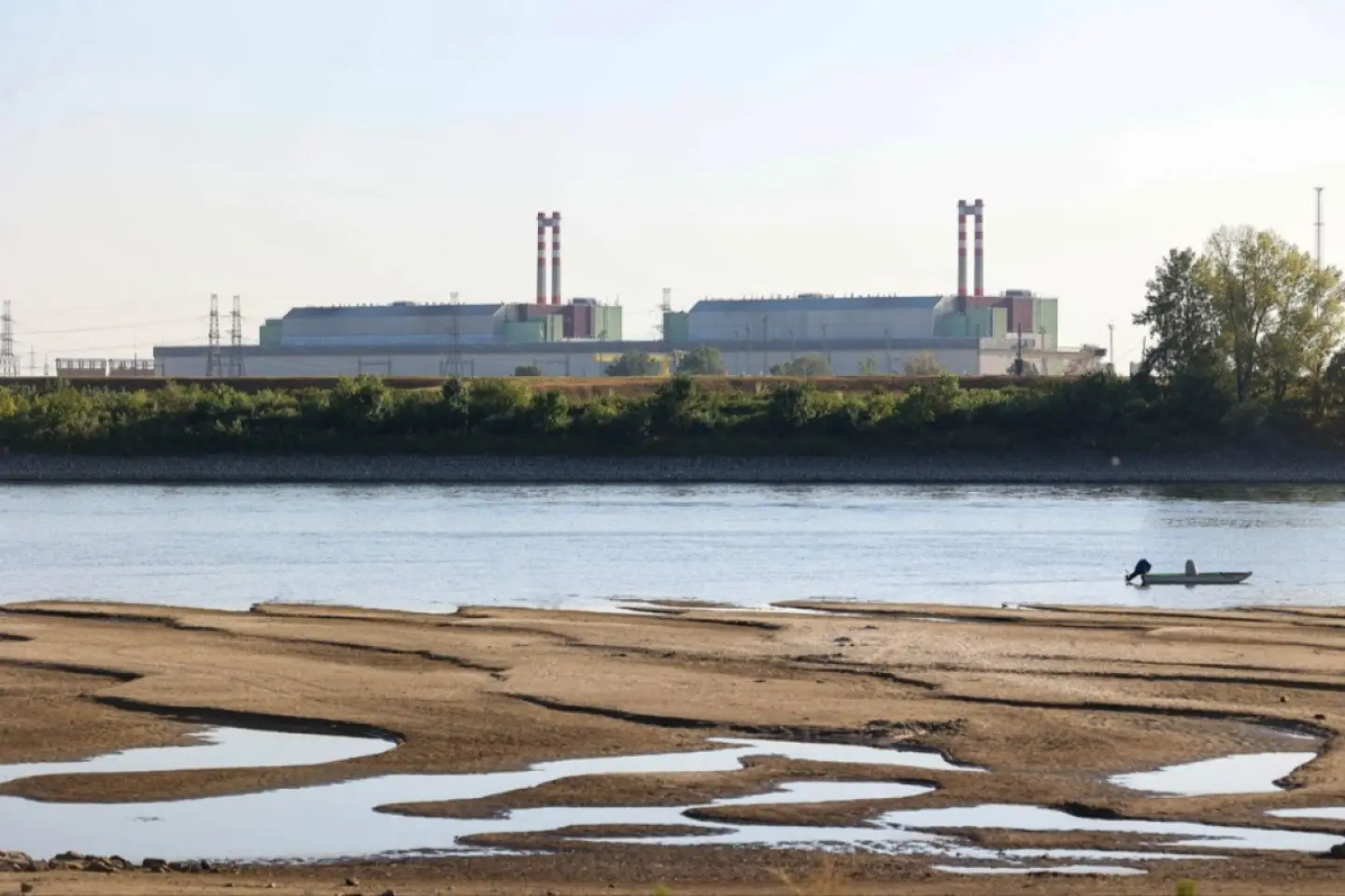 Singura centrală nucleară din Ungaria, Paks, va fi închisă săptămâna viitoare, din cauza nivelului scăzut al apelor Dunării