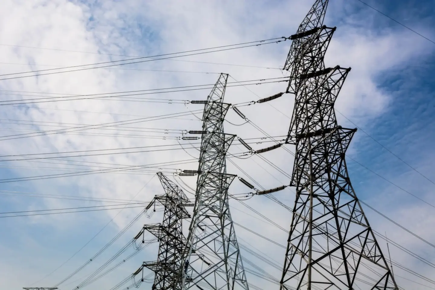 Autoritățile îndeamnă populația să utilizeze responsabil energia electrică