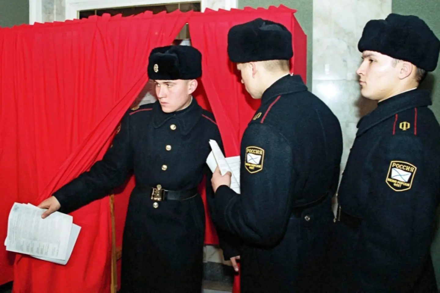 Patru persoane, între care trei civili, au fost ucise de un soldat rus la Sevastopol