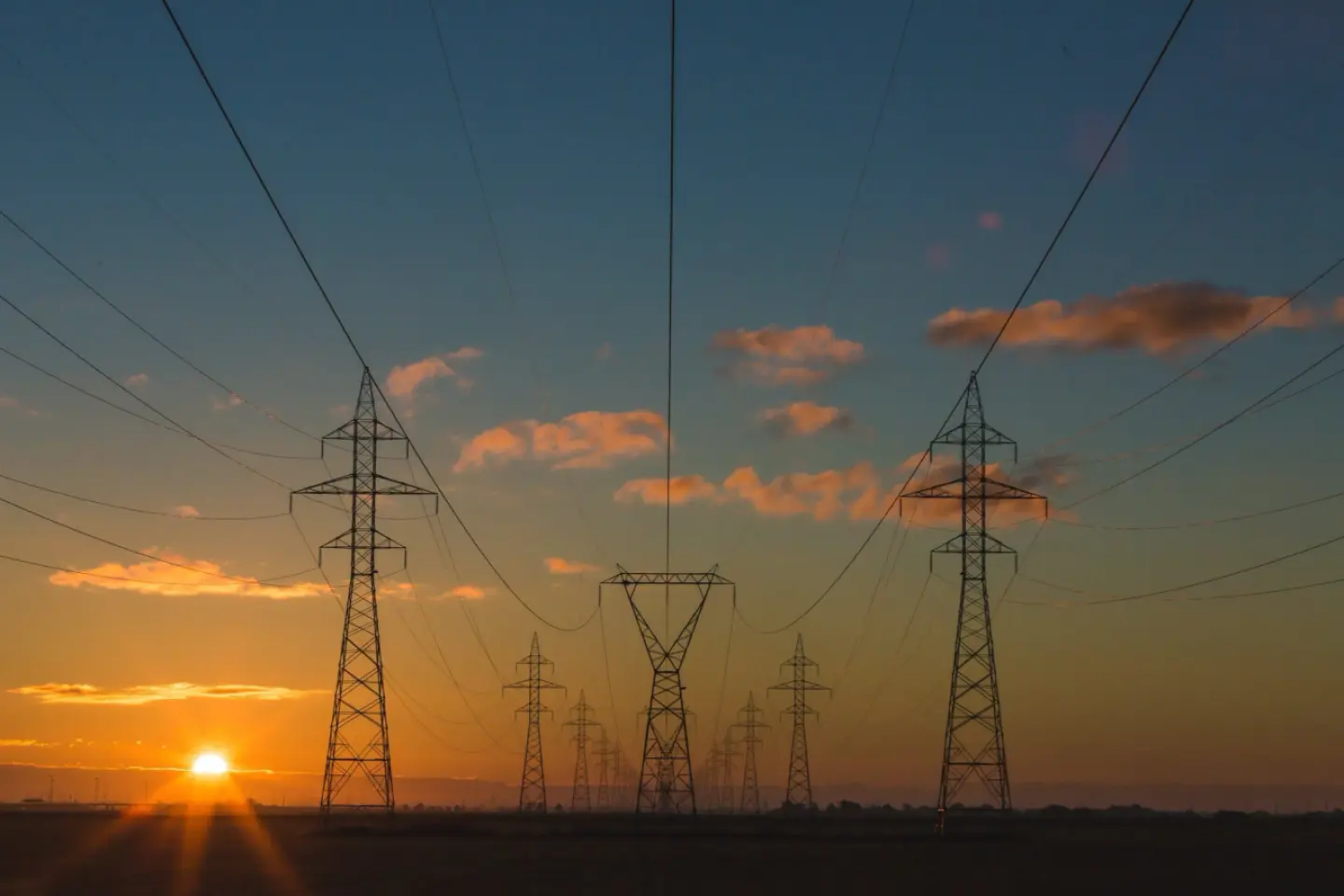 R. Moldova înregistrează deficit de energie electrică și recurge la mecanisme de avarie