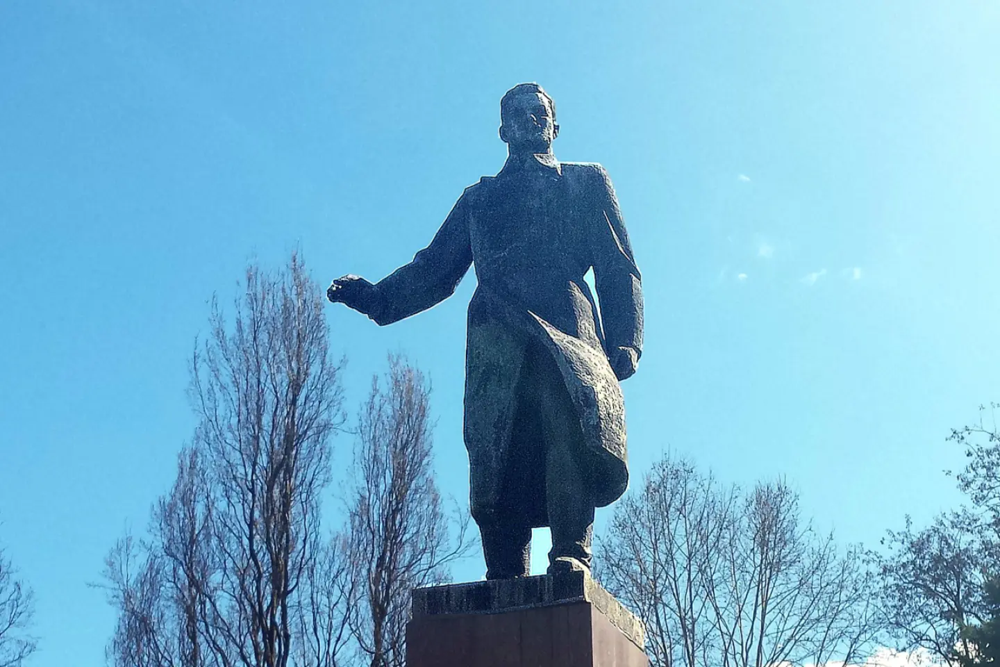 DEZINFORMARE: PAS vrea să demoleze monumentele sovietice pentru a distrage atenția cetățenilor de la scandalurile recente 