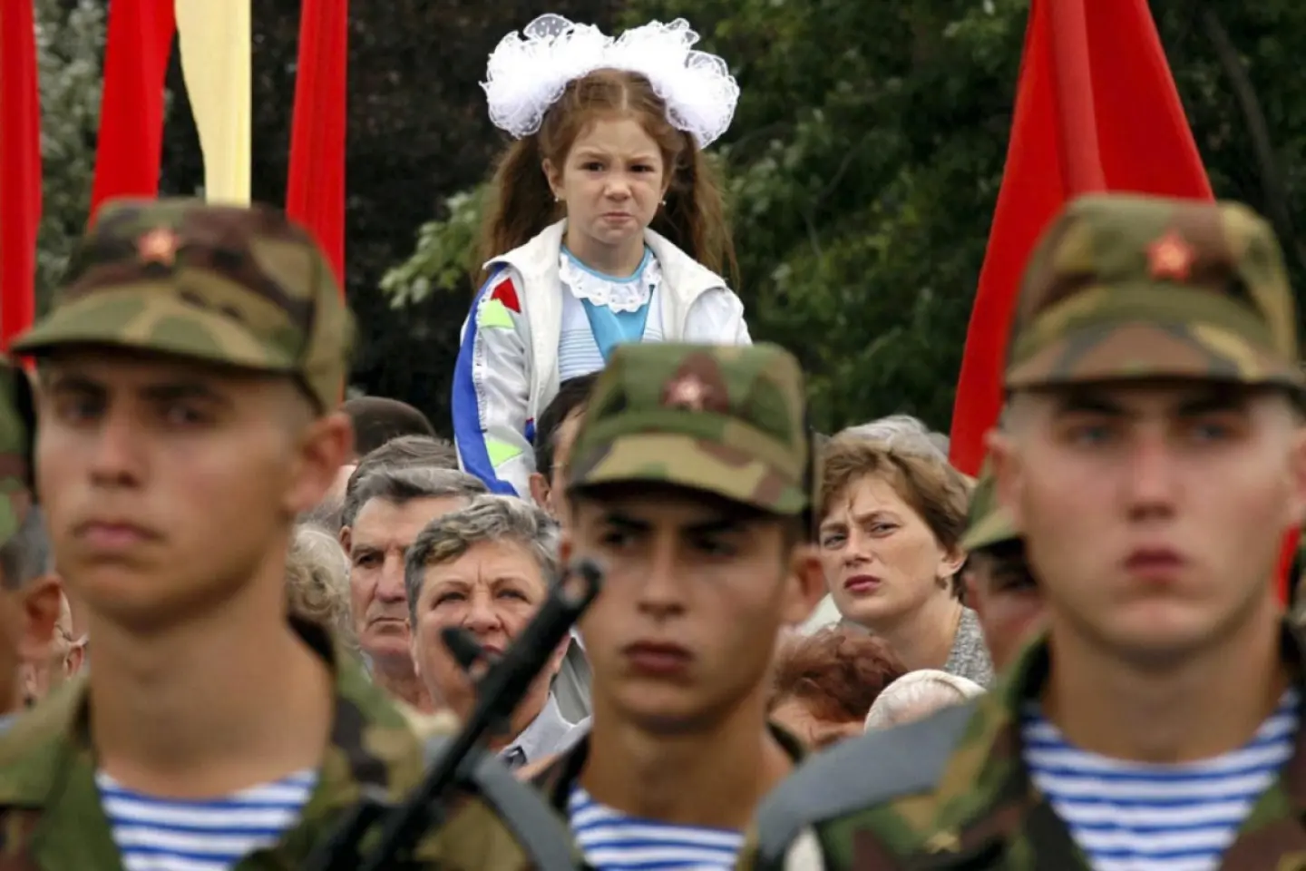Elevii din Transnistria vor începe săptămâna cu ceremonia de arborare a steagului și intonare a imnului