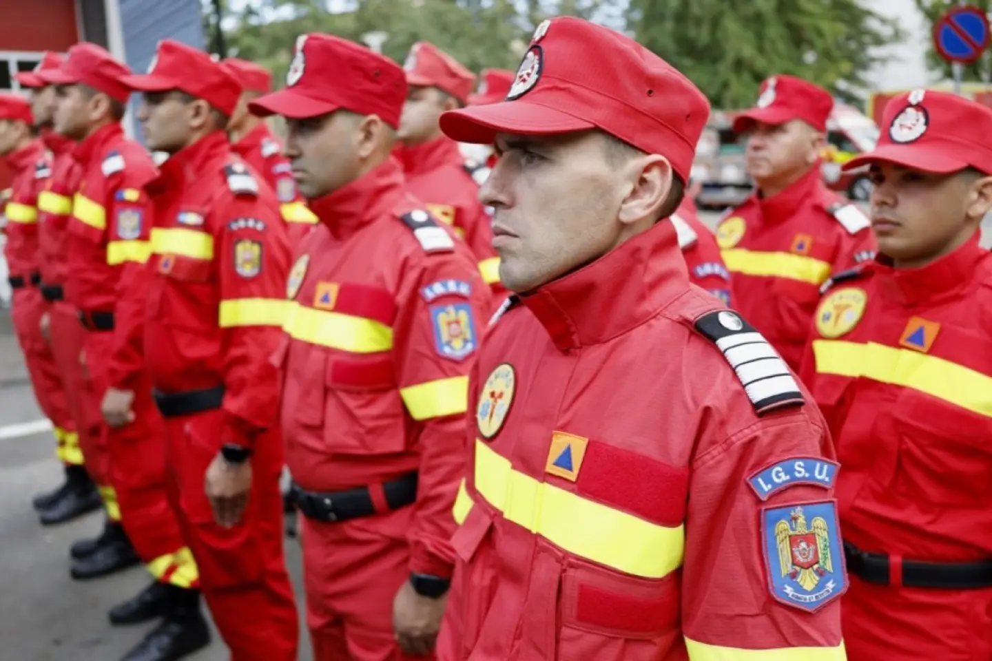 Un nou contingent, format din 40 de pompieri români, sprijină autorităţile elene la stingerea şi monitorizarea zonelor cu risc ridicat de incendiu