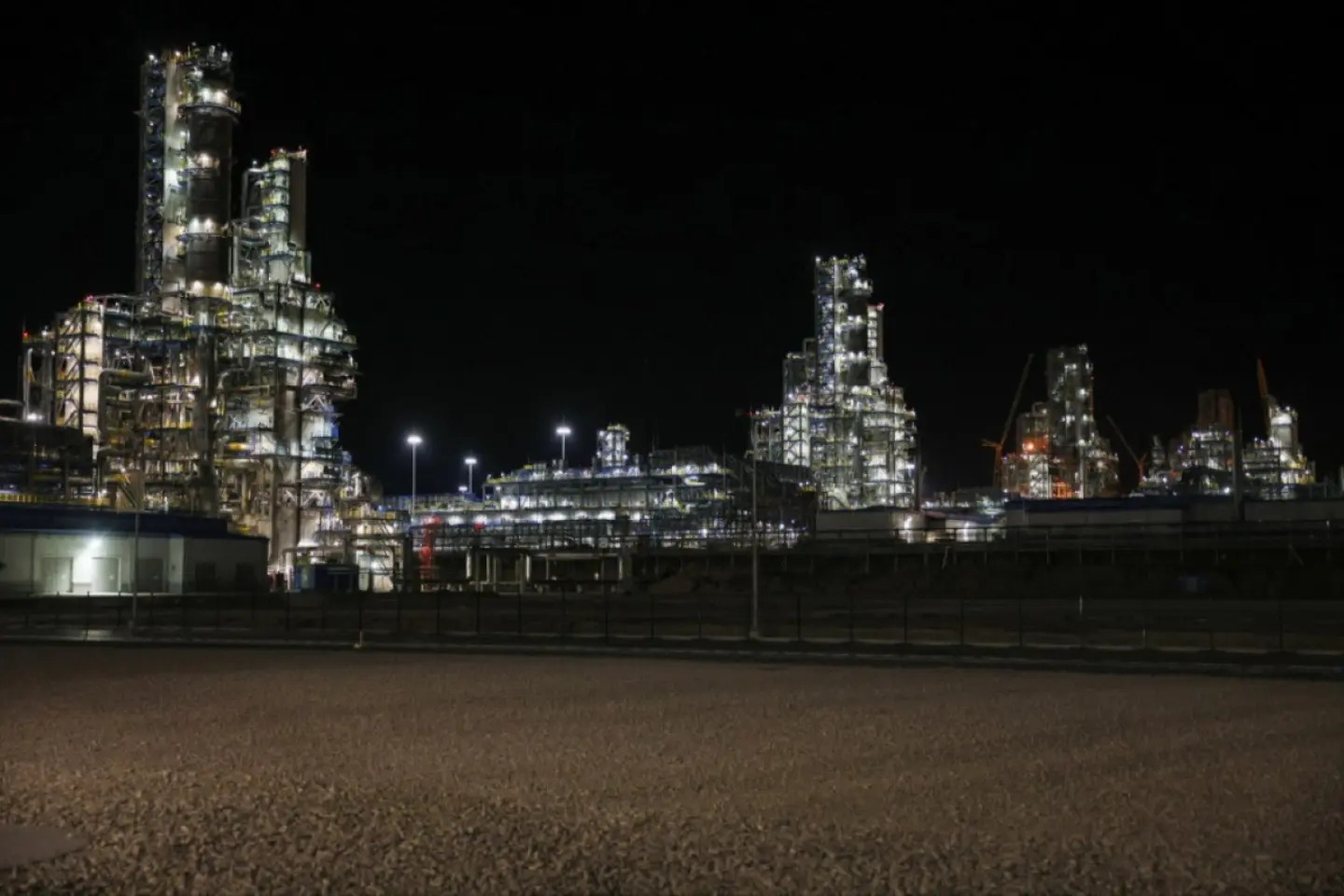 Orientul Îndepărtat rus: șapte morți, între care șase cetățeni chinezi, în incendiul izbucnit la o uzină petrochimică