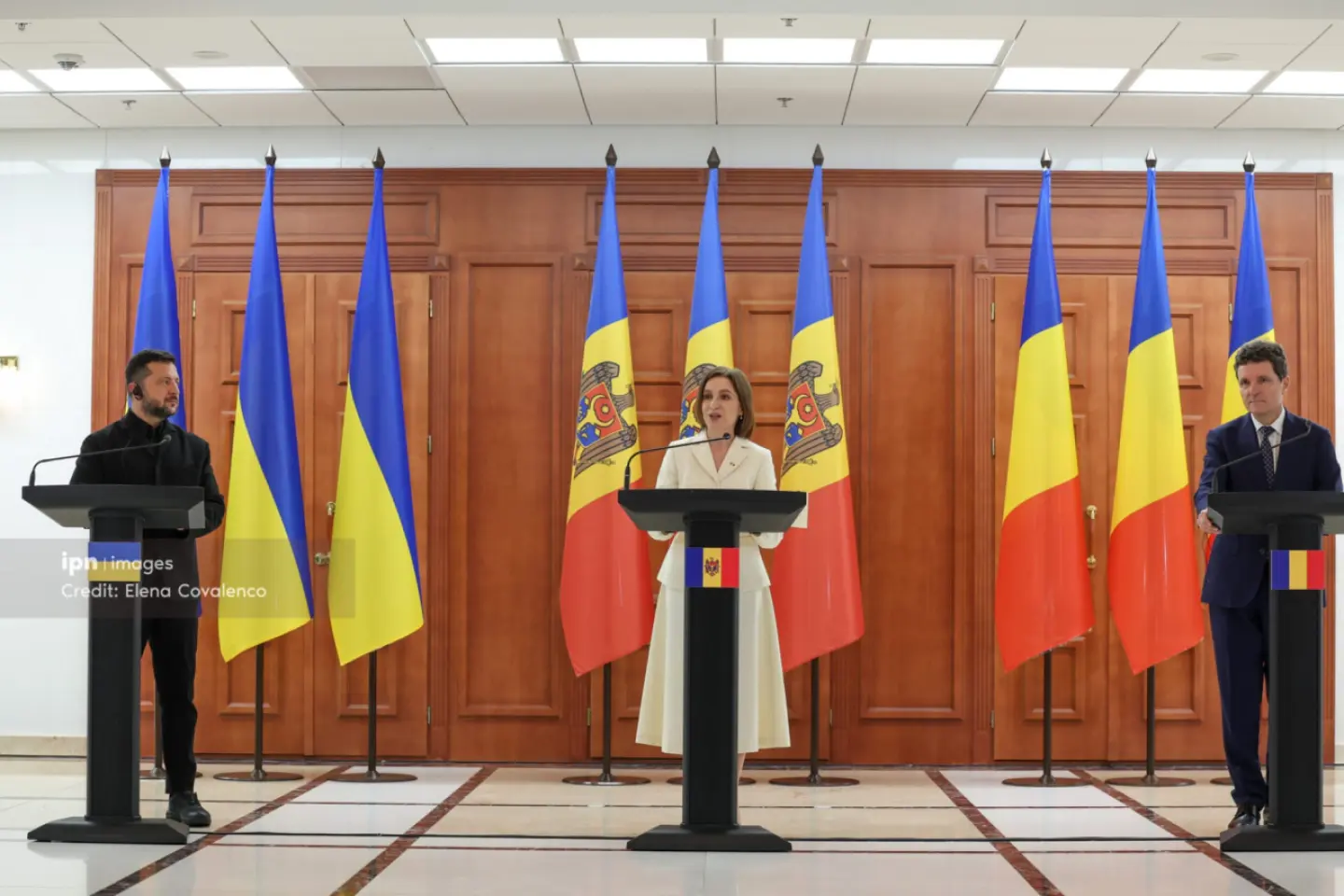 Maia Sandu: Cerul deasupra noastră ne arată cel mai limpede cât de importantă este cooperarea noastră. Nu ne vom lăsa intimidați! 