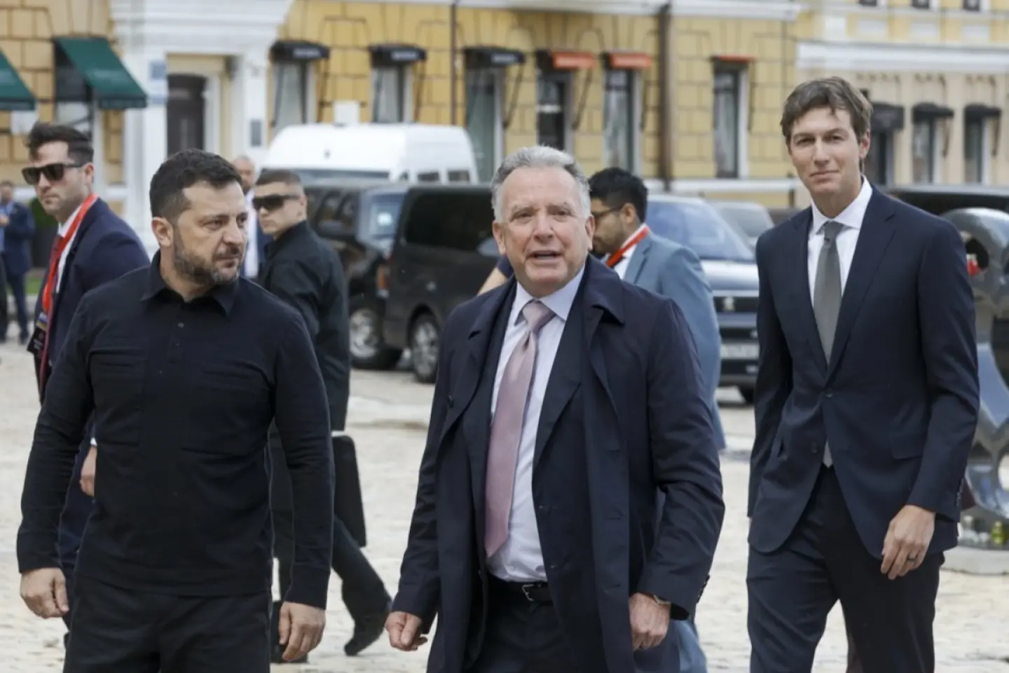 Emisarii americani Steve Witkoff și Jared Kushner au sosit la Kiev, aducând, potrivit președintelui Donald Trump, o propunere menită să pună capăt războiului cu Rusia