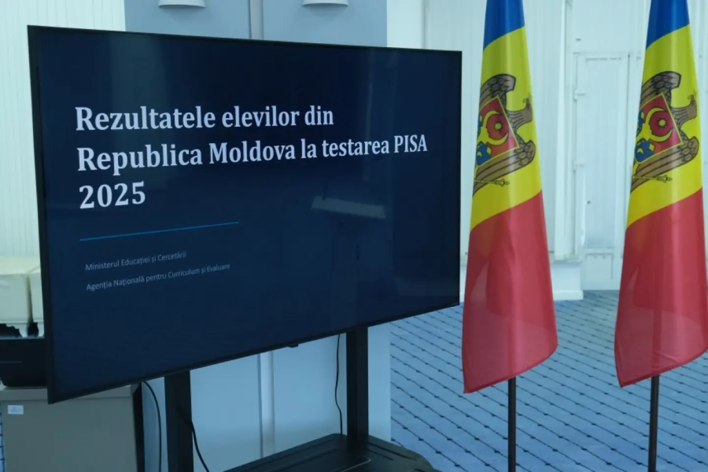 Peste jumătate dintre elevii din R. Moldova nu ating nivelul minim de competență la matematică și lectură, potrivit rezultatelor PISA 2025