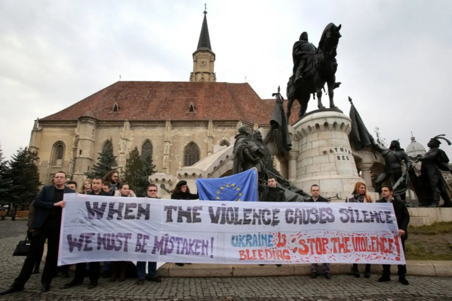 Dipomația de la București transmite că urmăreşte îndeaproape respectarea drepturilor persoanelor aparţinând minorităţii române din Ucraina vecină