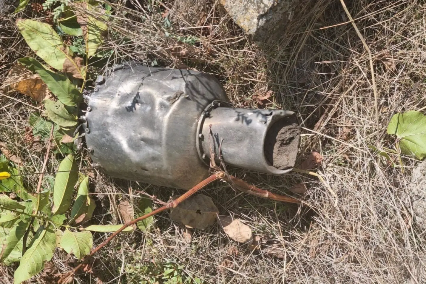 Fragementele unei drone cu motor turboreactiv, depistate după o explozie în apropiere de Chișinău