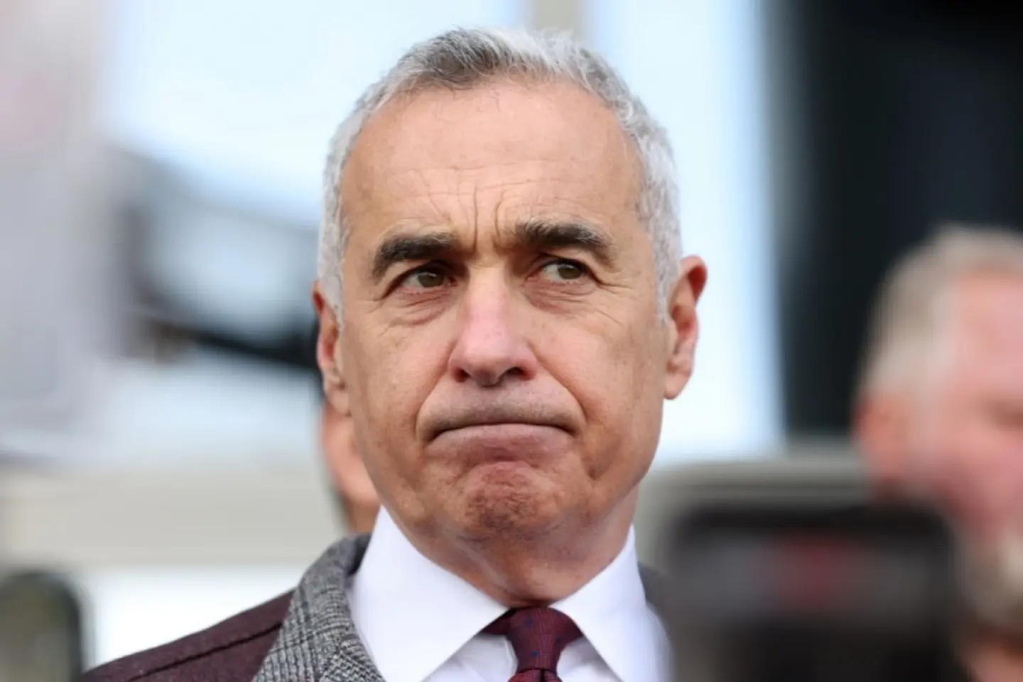 Fostul candidat, cotat drept pro-rus, la alegerile prezidenţiale din România, Călin Georgescu, e cercetat pentru înșelăciune