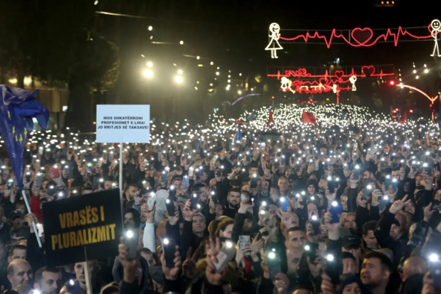 Procurorii anticorupție din Albania au emis un mandat de arestare pe numele șefei serviciilor secrete ale statului, Vlora Hyseni