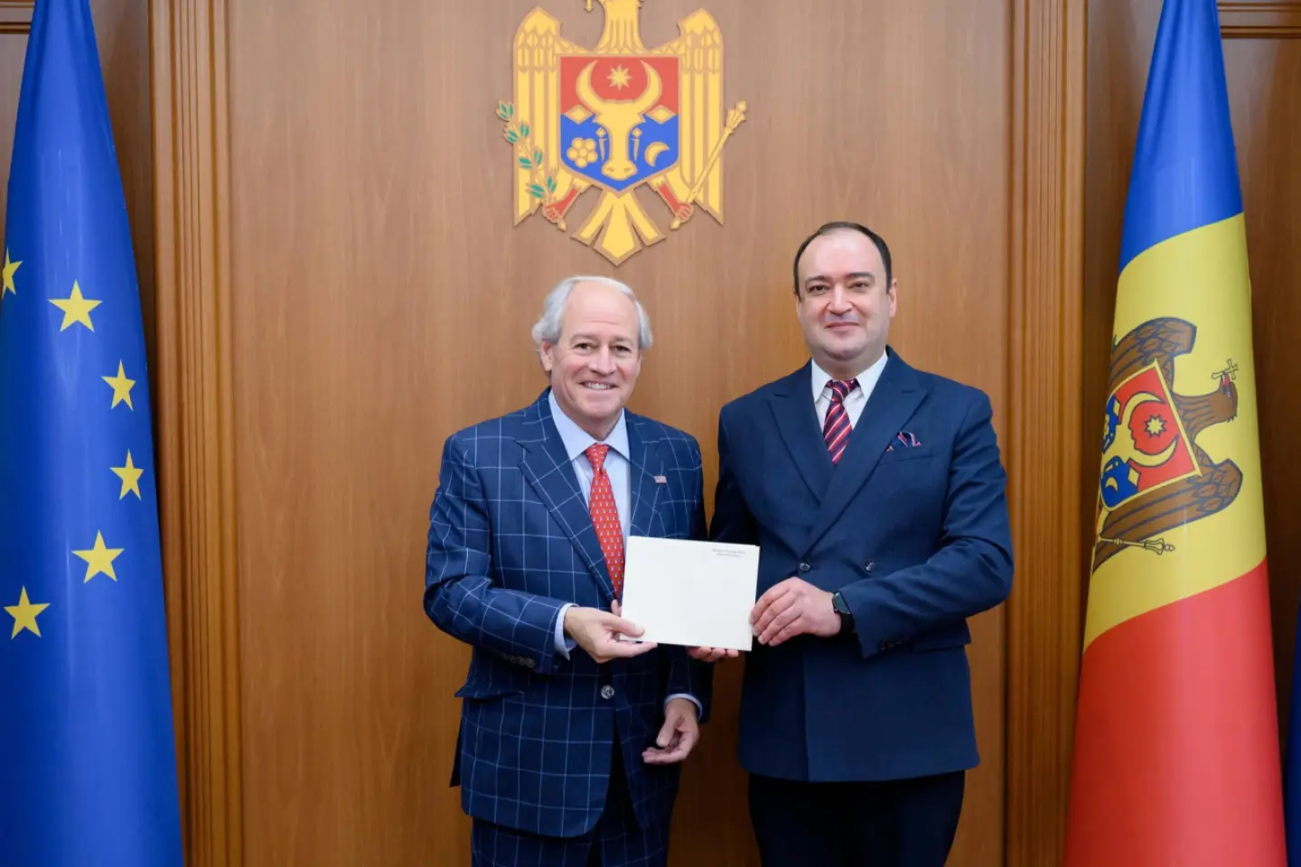 Ambasadorul desemnat al SUA a prezentat copiile scrisorilor de acreditare la MAE