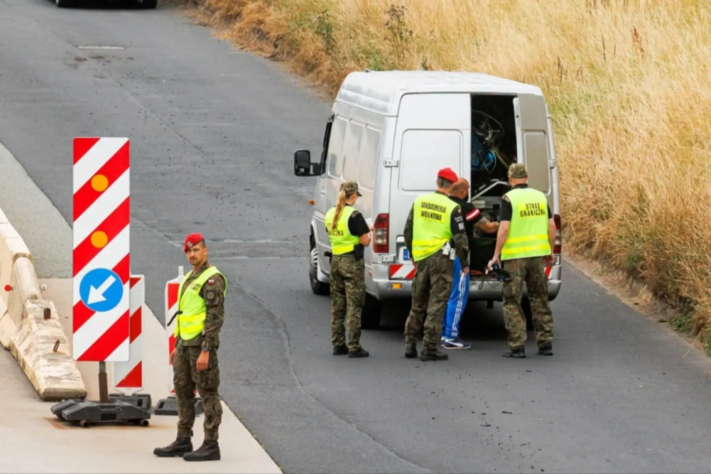 Polonia a decis prelungirea controalelor temporare la frontierele cu Germania şi Lituania până pe 30 martie 2027