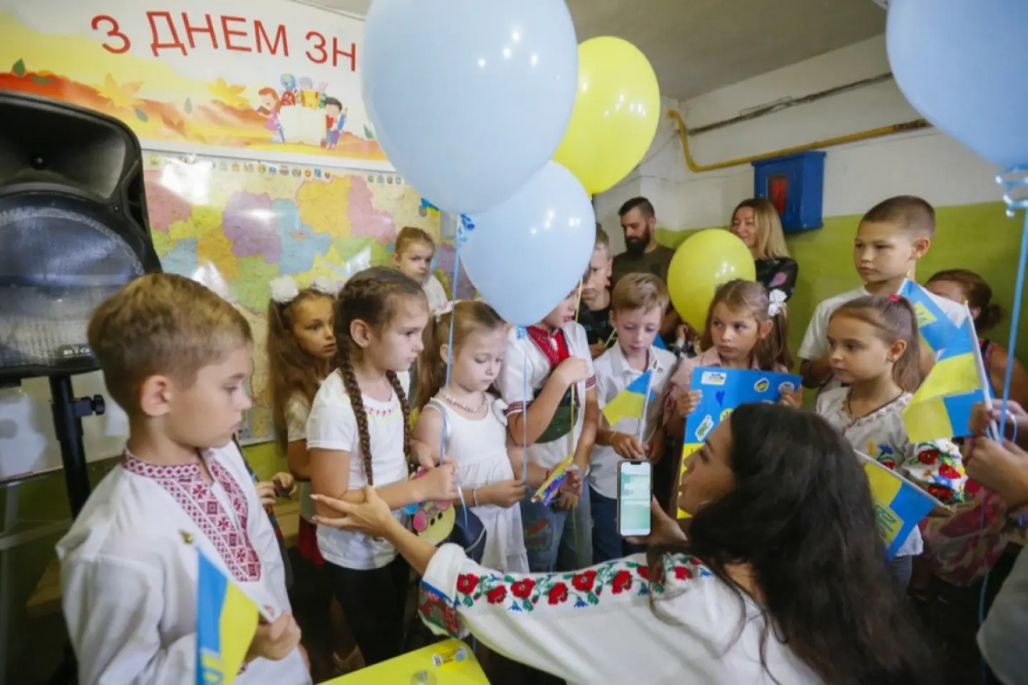 Organizaţii ale etnicilor români din Ucraina le cer guvernanţilor de la Bucureşti să intervină de urgenţă pe lângă conducerea de la Kiev pentru apărarea dreptului la educaţie al minorităţilor naţionale