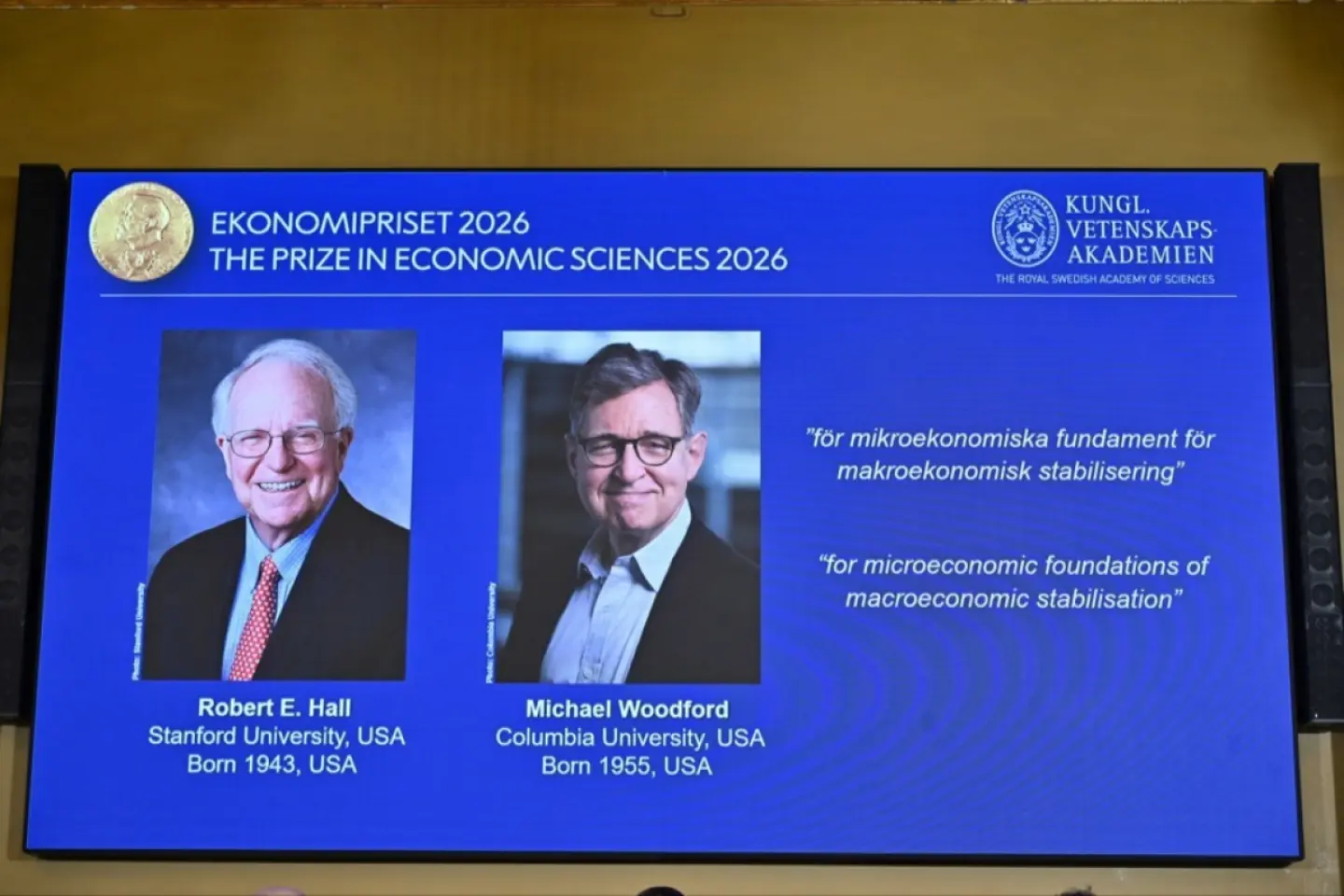 Premiul Nobel pentru Economie le-a fost acordat americanilor Michael Woodford și Robert Hall