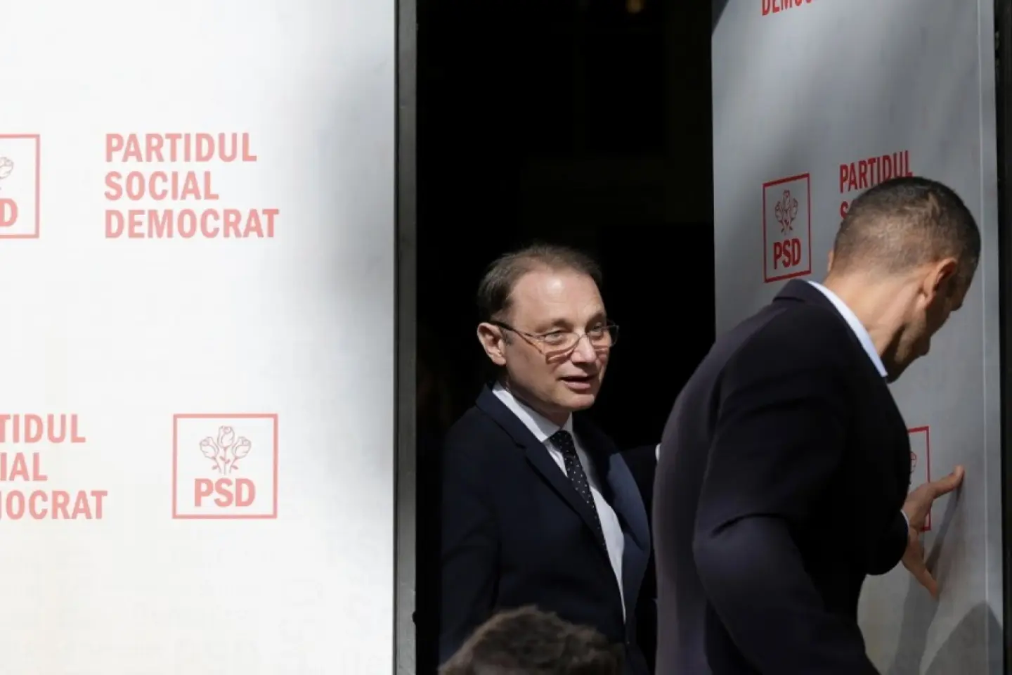 Guvernul Niculescu de la București: două treimi miniștri PSD