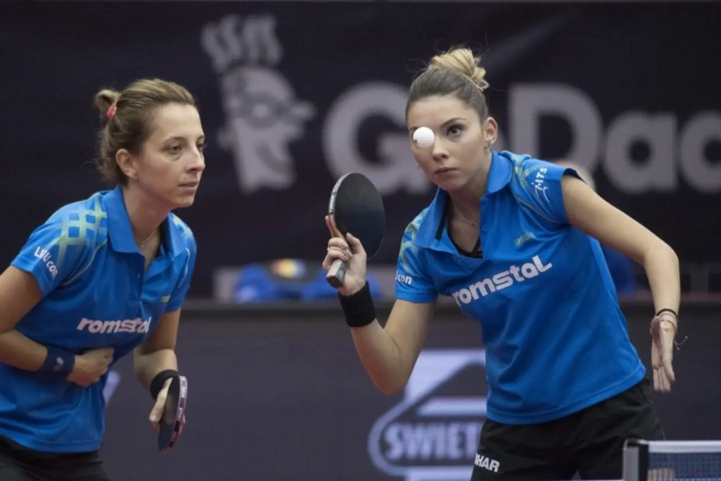 Perechea română Bernadette Szocs/Elizabeta Samara a obţinut medalia de bronz în proba de dublu feminin la Campionatele Europene de tenis de masă