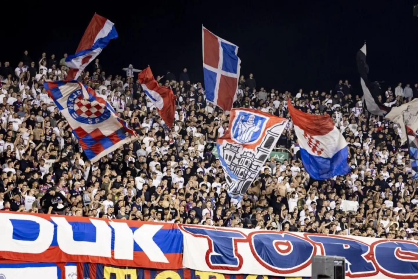 Responsabilii politici croați au condamnat scandările pro-naziste și antisemite lansate de suporterii echipei de fotbal Hajduk Split