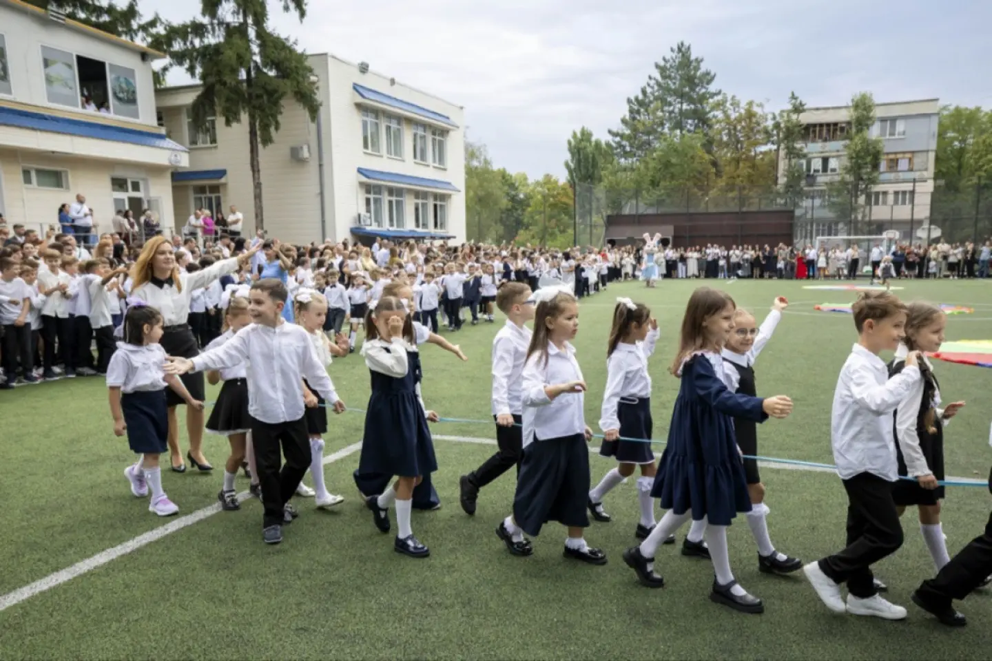 Guvernul R. Moldova transferă administrarea școlilor către 34 de agenții teritoriale