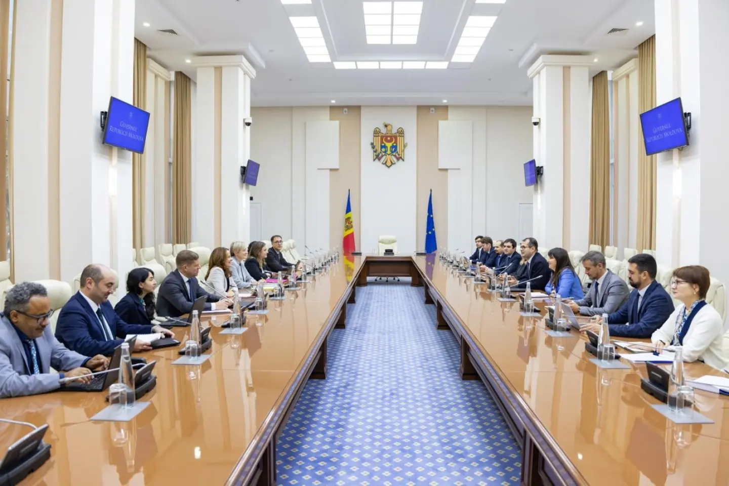 Premierul Tofan s-a întâlnit cu misiunea FMI, aflată în vizită la Chișinău