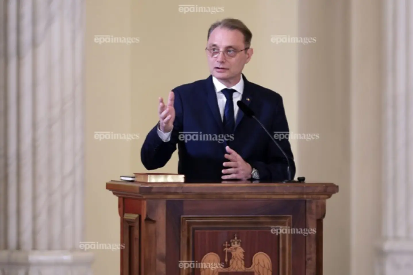 Premierul României, Luca Niculescu, vine la Chișinău