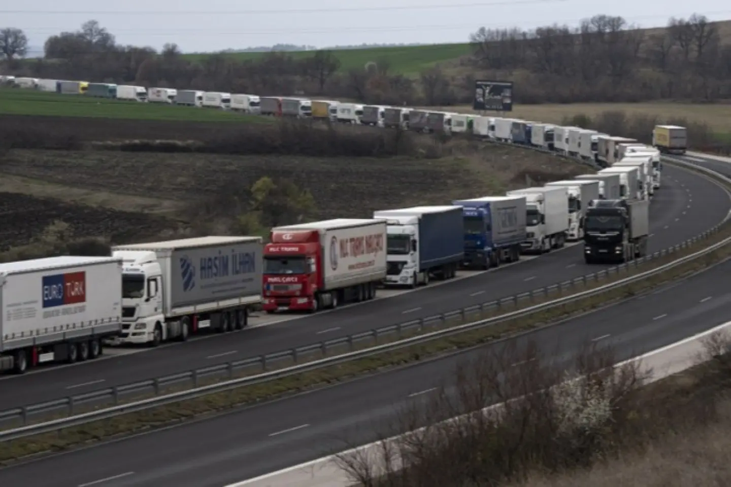 Proteste ale transportatorilor de marfă turci în proximitatea punctelor de trecere a frontierei cu  Bulgaria