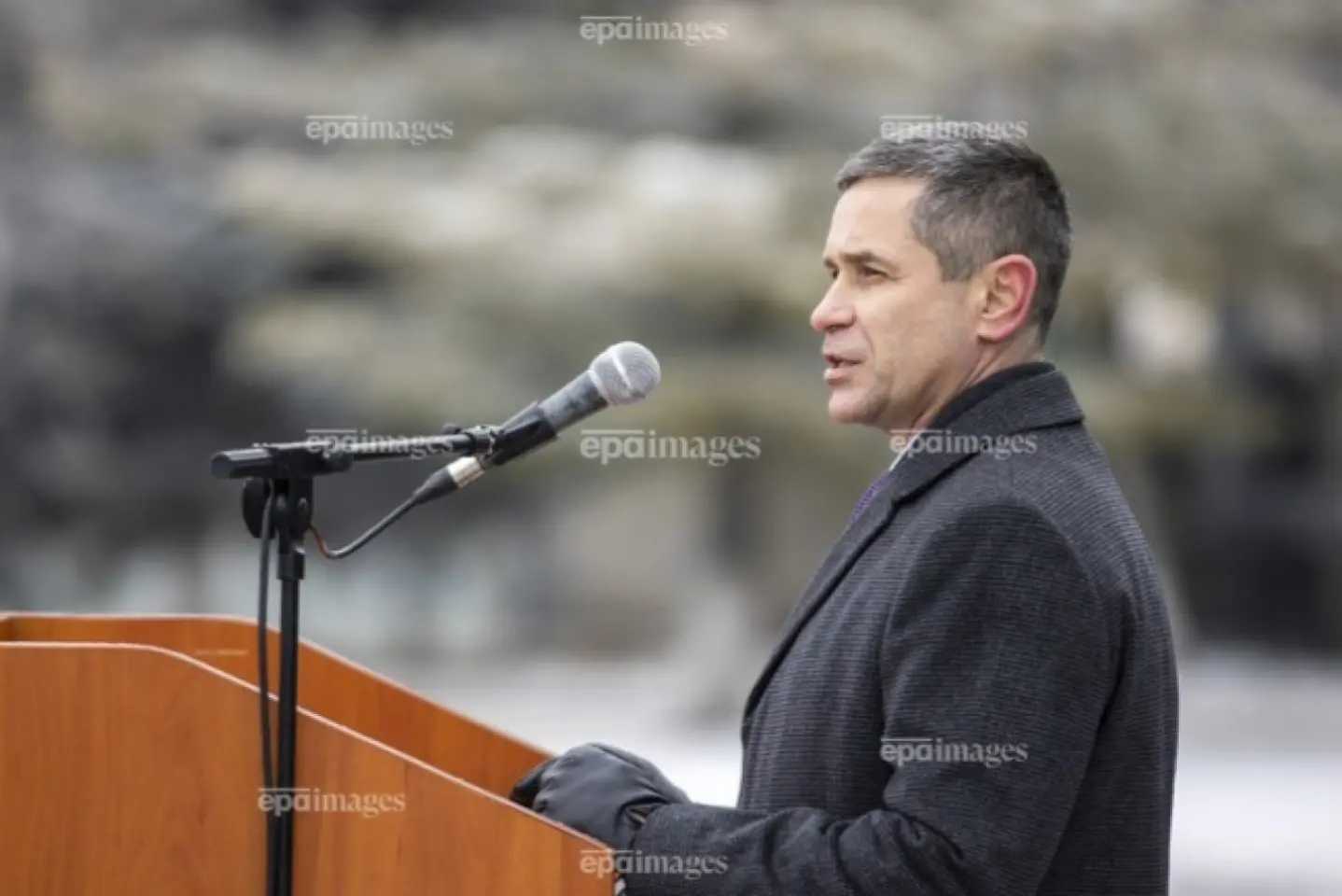 Ministrul Apărării va merge la București pentru a semna un acord de cooperare militară cu România
