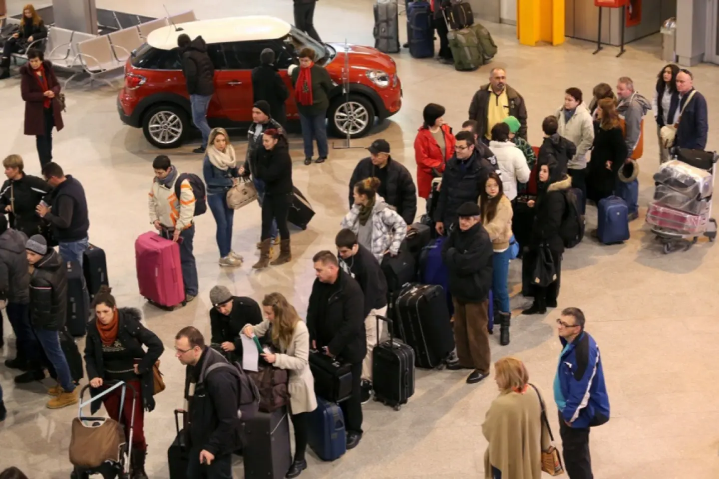 Studiu: România nu mai este preponderent o ţară sursă de emigraţie, ci mai degrabă de imigraţie